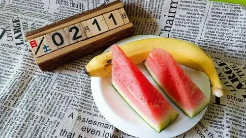 高血压最怕的三种水果蔬菜降压最快，香蕉/西瓜/苹果(吃药忌口柚子)